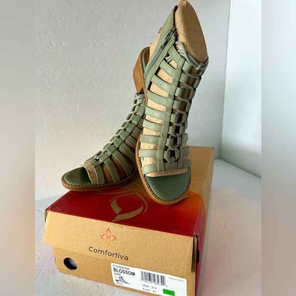 Comfortiva NIB Guille Blossom” Sandal Sage Colored Leather - Picture 1 of 7
